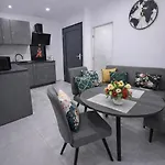 Apartment Julija 2 *