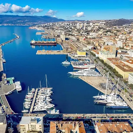 Julija 2 Rijeka